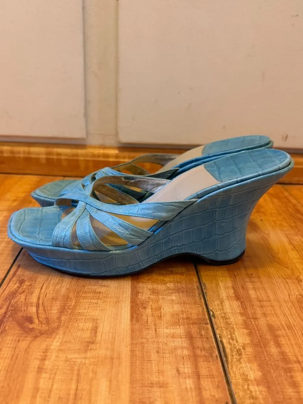 Vintage Stuart Weitzman Teal Wedge Heels - Picture 2 of 3